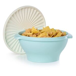 Tupperware Servalier Large 17 Cup Bowl (Vintage Blue)